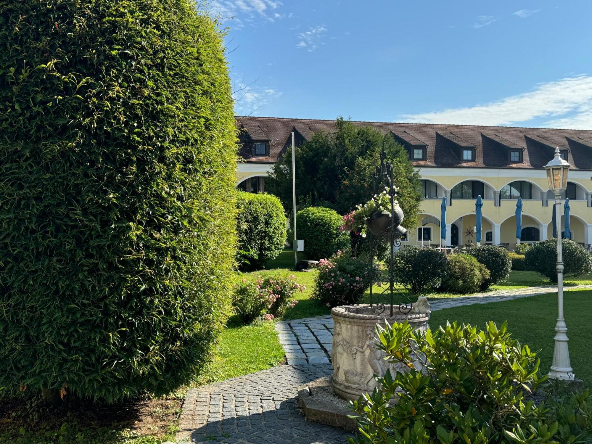 Schloss Kirchham Exterior photo